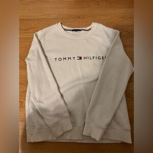 Tommy Hilfiger Sweatshirt ✨4/30$✨